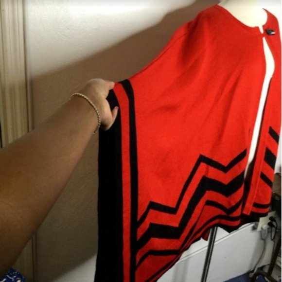 Colette Mordo Poncho Shawl Red/Black Wool Blend One Size Plus Limited Edition - Picture 10 of 12